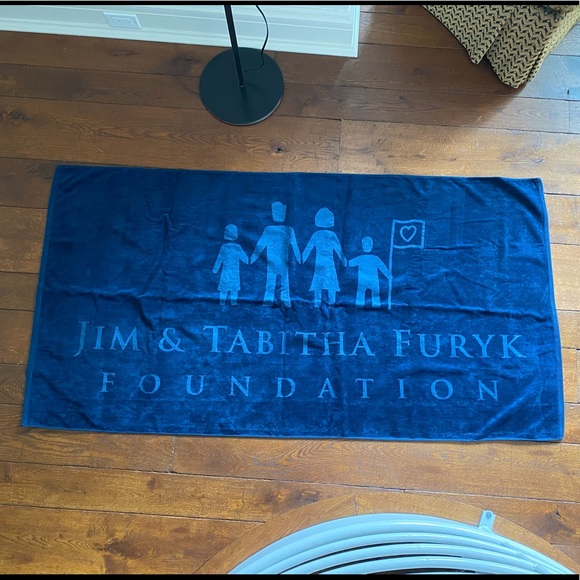 Jim & Tabitha Furyk Foundation Navy Blue Large Beach Towel Blanket 68” X 35” - Picture 1 of 1